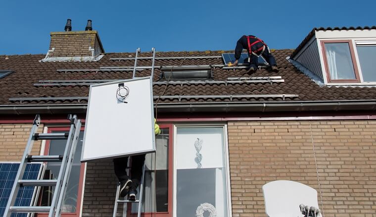 Installatie van zonnepanelen